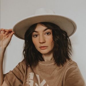 Meet your Posher, Zoie